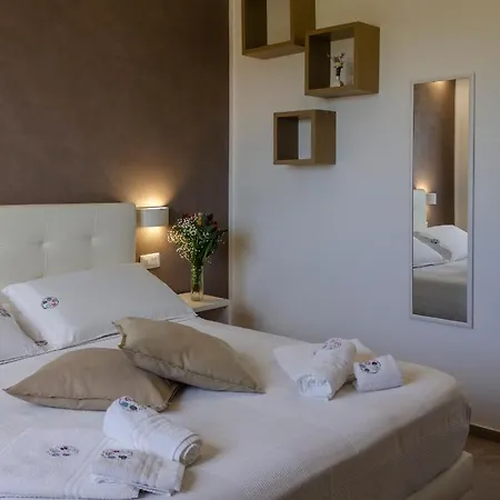 5 Elementi 3* Porto Empedocle