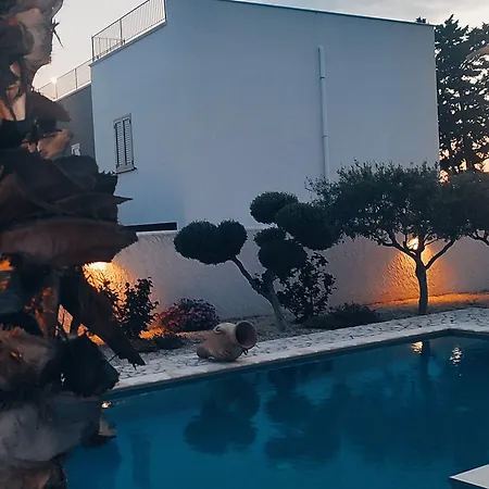 فندق مبيت وإفطار 5 Elementi 4*