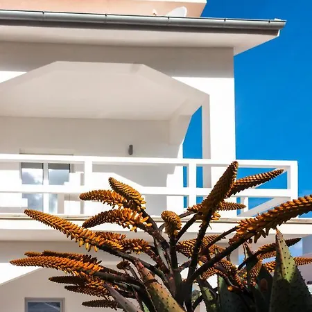 5 Elementi 4* Porto Empedocle