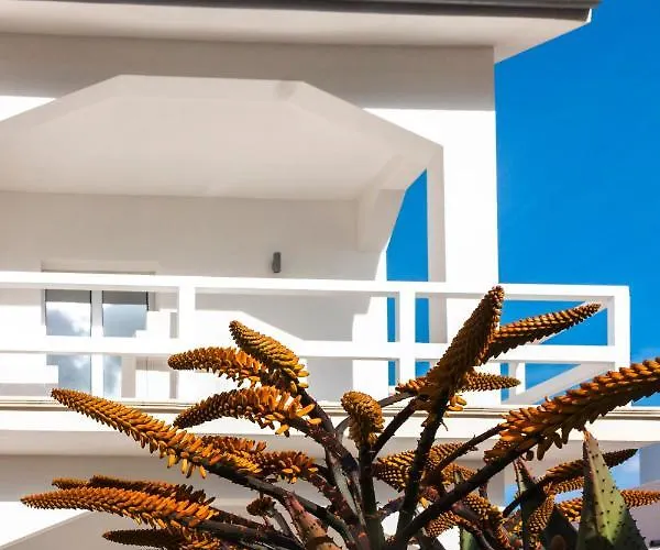 5 Elementi 4* Porto Empedocle